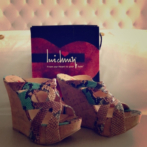Luichiny Shoes - *FIRM PRICE* Luichiny Multi Snake Wedge BRAND NEW